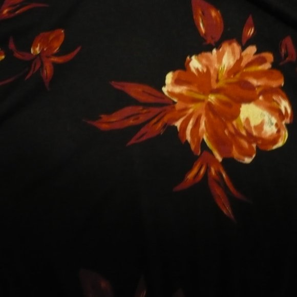 Gilmour Canadian Vancouver Soft Floral Bamboo Ballet Sleeve Dress - Picture 5 of 11